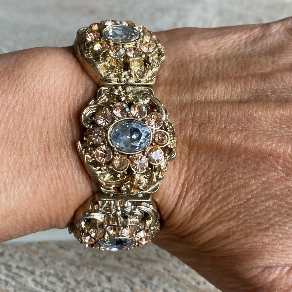 Ann Taylor Gold and Champagne colored Bracelet